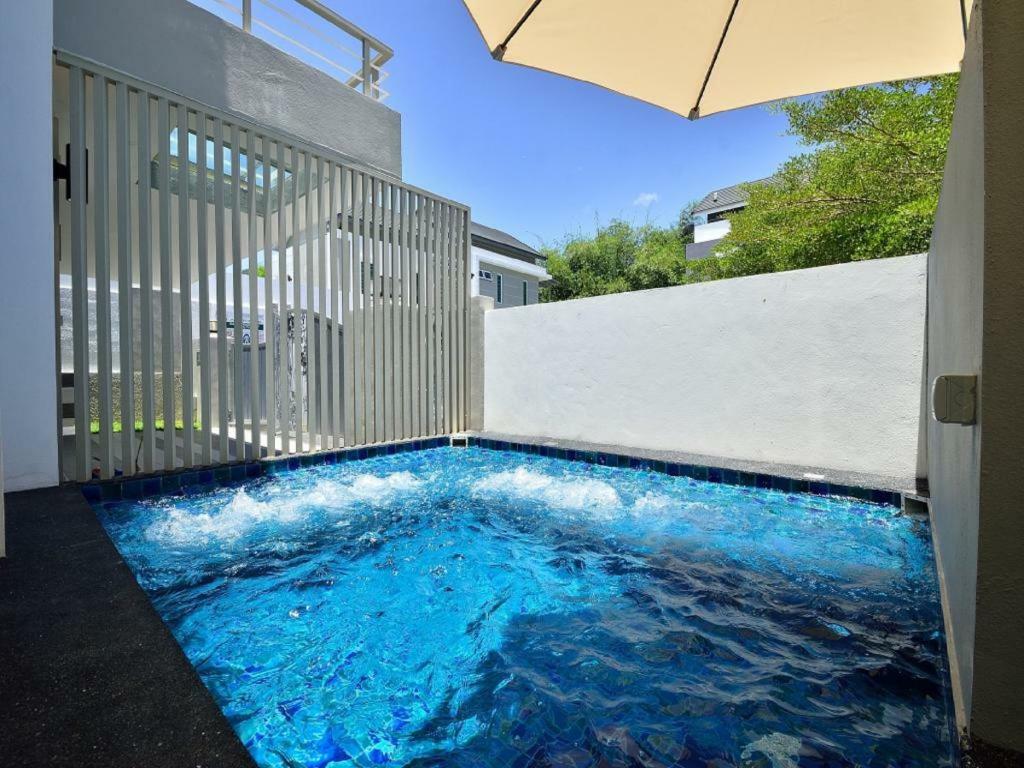 Plumeria Luxury Service Villa George Town Eksteriør bilde